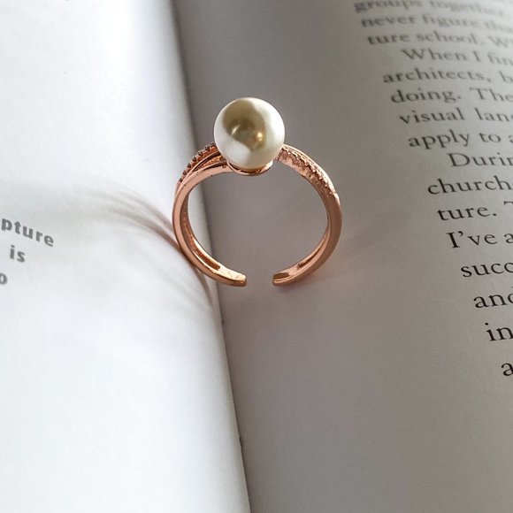ROSE GOLD & PEARL RING - Picture 7 of 9